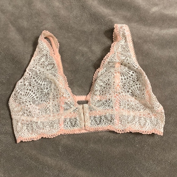 ✨ Victoria’s Secret Lace Bra Sz L - Picture 1 of 5
